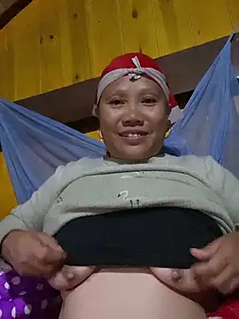 Snapshot of LeoPet2x chatting on December 2025 01:36:01 AM LeoPet2x online show from December 2025 01:36:01 AM