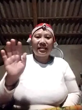 Snapshot of LeoPet2x chatting on December 2025 09:52:02 PM LeoPet2x online show from December 2025 09:52:02 PM