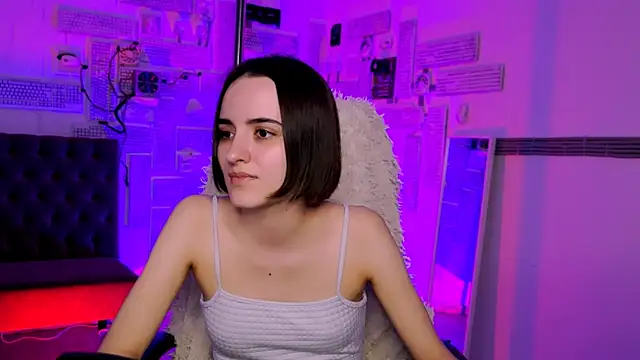 KateWillows online show from April 2026 04:24:01 AM