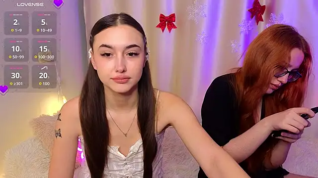 sunny luna online show from December 2025 07:08:02 PM