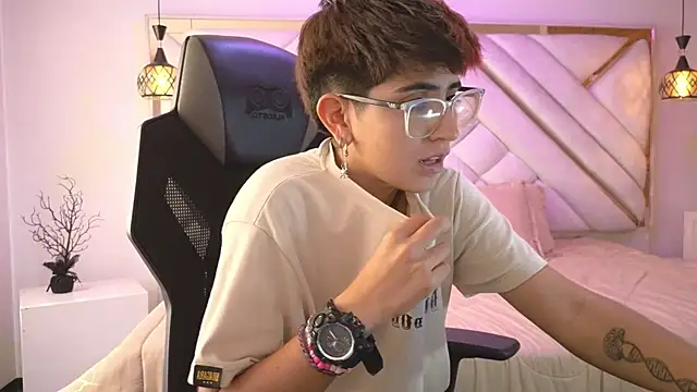 Snapshot of valeryevansvg chatting on November 2025 02:31:02 PM valeryevansvg online show from November 2025 02:31:02 PM