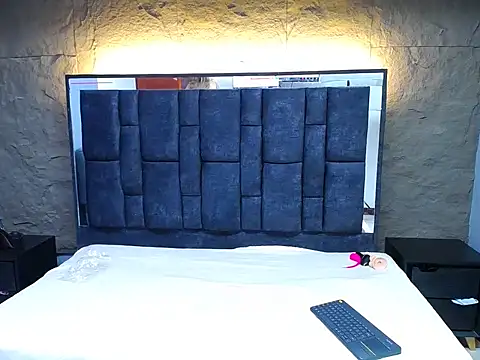 sandy andderson online show from December 2025 12:12:01 PM