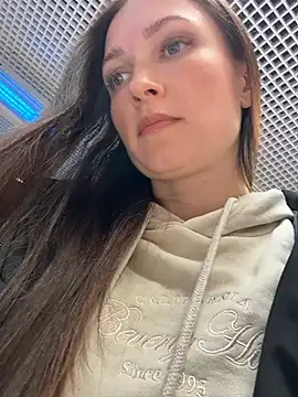 Snapshot of ZaraHill chatting on December 2025 03:48:01 AM ZaraHill online show from December 2025 03:48:01 AM