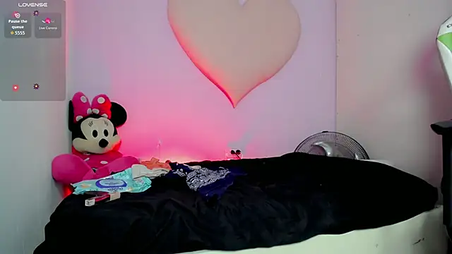 Snapshot of Mishell_hot_ chatting on December 2025 07:53:01 PM Mishell hot online show from December 2025 07:53:01 PM