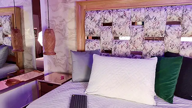 emily dempsey online show from February 2026 07:09:02 PM