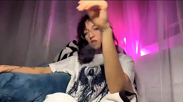 Snapshot of Raylli_Jorden chatting on December 2025 04:12:02 PM Raylli Jorden online show from December 2025 04:12:02 PM