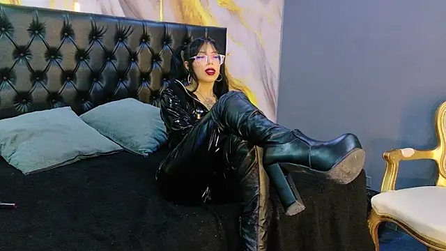 MilaDeRoux online show from April 2026 02:45:02 AM