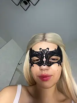 s4rah online show from February 2026 09:38:01 AM