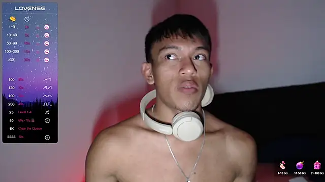 santinaughty online show from December 2025 04:31:02 AM