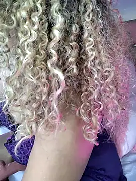 Snapshot of BonnieRitz chatting on December 2025 09:02:01 AM BonnieRitz online show from December 2025 09:02:01 AM