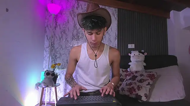 Jake beach  online show from February 2026 03:21:02 AM