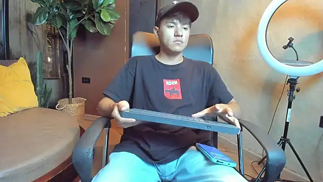 isaac grimm online show from February 2026 03:11:01 AM