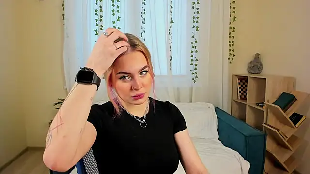 Mellissatea  online show from December 2025 05:35:01 AM