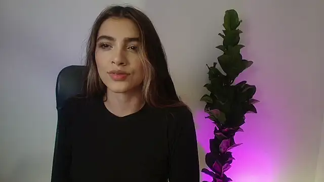 Snapshot of Julieta-8 chatting on December 2025 12:52:02 AM Julieta-8 online show from December 2025 12:52:02 AM