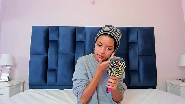 Snapshot of GrishaMochka chatting on December 2025 12:36:02 PM GrishaMochka online show from December 2025 12:36:02 PM