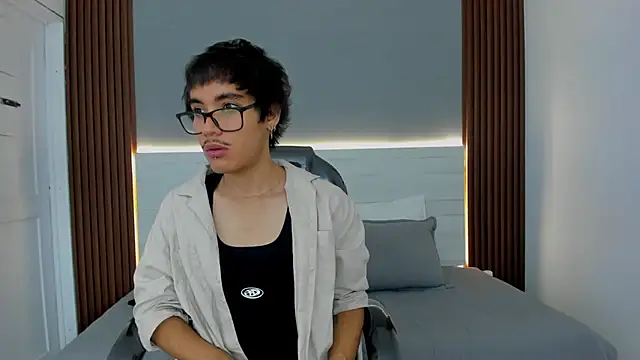 Snapshot of Antonio_rowan chatting on December 2025 01:38:02 PM Antonio rowan online show from December 2025 01:38:02 PM