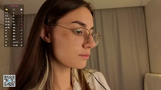 NilaBartkus online show from December 2025 05:00:01 PM