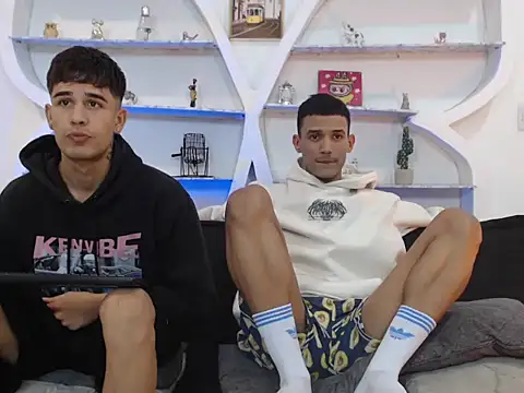 Snapshot of BIG_COCKS chatting on December 2025 01:24:01 AM BIG COCKS online show from December 2025 01:24:01 AM