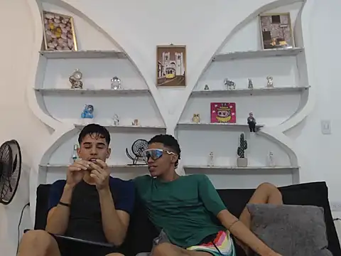 Snapshot of BIG_COCKS chatting on December 2025 01:15:02 AM BIG COCKS online show from December 2025 01:15:02 AM