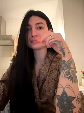 Ruby yy online show from December 2025 06:17:01 PM