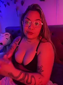Lindalatina2001 online show from May 2026 08:14:01 PM