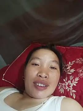 Snapshot of Evelyn-n chatting on July 2026 01:48:01 PM Evelyn-n online show from July 2026 01:48:01 PM
