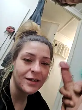 Snapshot of xKittenPawz chatting on December 2025 06:40:01 AM xKittenPawz online show from December 2025 06:40:01 AM