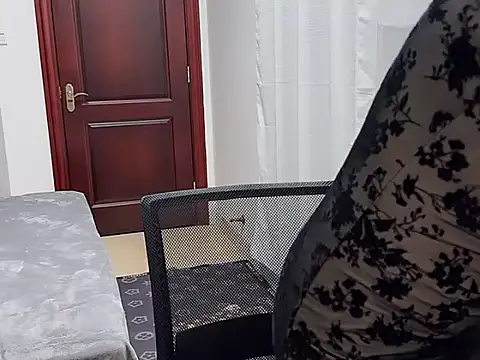 Snapshot of A-ZJunn chatting on December 2025 11:48:02 AM A-ZJunn online show from December 2025 11:48:02 AM