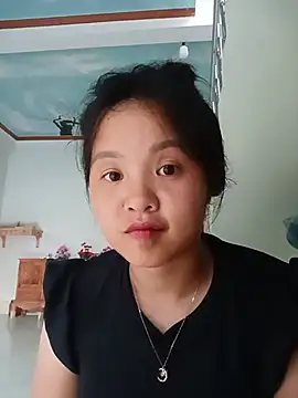 Snapshot of Pretty-haert chatting on May 2026 11:28:02 AM Pretty-haert online show from May 2026 11:28:02 AM