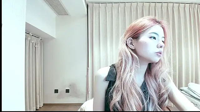 YOUyou-666 online show from December 2025 12:23:02 PM