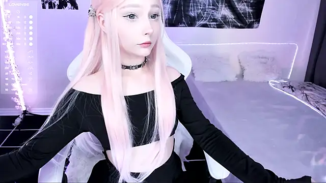 Snapshot of lyric4 chatting on December 2025 05:35:01 AM lyric4 online show from December 2025 05:35:01 AM