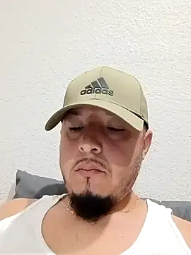 Snapshot of Lalin2323 chatting on February 2026 08:49:02 PM Lalin2323 online show from February 2026 08:49:02 PM