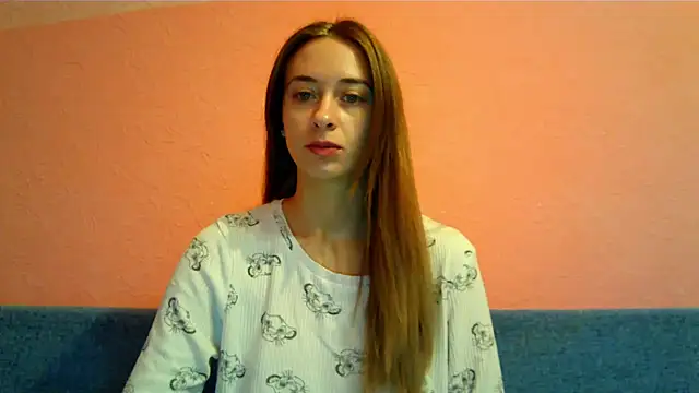 Snapshot of Honey_Whisper chatting on December 2025 05:48:01 AM Honey Whisper online show from December 2025 05:48:01 AM