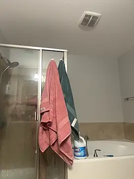 Snapshot of celeste103139 chatting on December 2025 12:42:01 AM celeste103139 online show from December 2025 12:42:01 AM