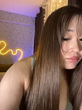 Snapshot of MonamiOnizuka chatting on December 2025 09:41:02 PM MonamiOnizuka online show from December 2025 09:41:02 PM