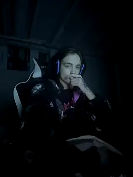 DkAuxier1 online show from December 2025 12:38:02 AM