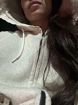 AmmyZii online show from January 2026 04:27:02 AM