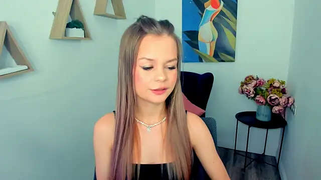 MidnighteAura online show from April 2026 11:04:02 AM