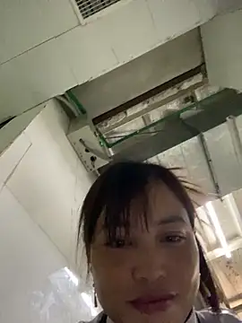 Lilik2 online show from April 2026 01:47:02 AM