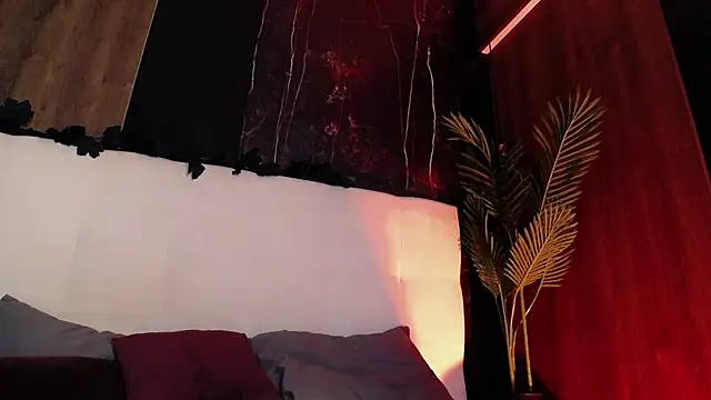 RavenFoxxy online show from May 2026 05:37:01 AM