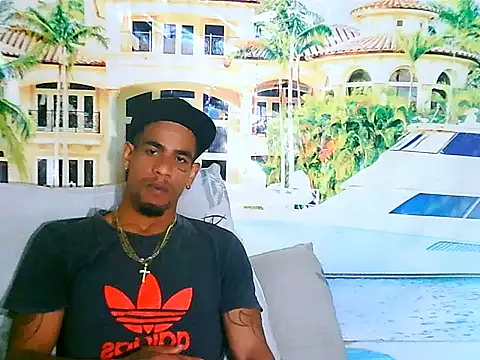 Snapshot of IndianMuscle69 chatting on December 2025 05:27:02 AM IndianMuscle69 online show from December 2025 05:27:02 AM