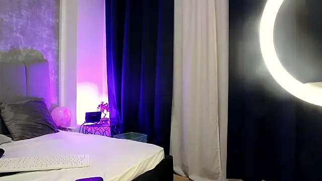 LucyRayy online show from February 2026 08:30:01 PM