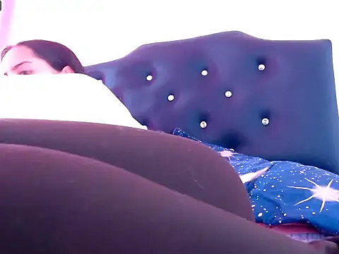 MisNicol online show from April 2026 02:50:01 PM