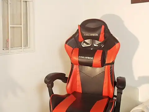 Snapshot of ElenaLauren chatting on December 2025 12:14:02 PM ElenaLauren online show from December 2025 12:14:02 PM