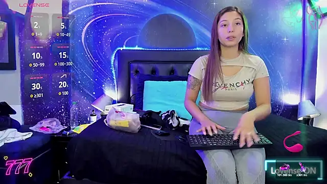 Snapshot of liittleangelss_ chatting on June 2026 07:18:01 PM liittleangelss online show from June 2026 07:18:01 PM