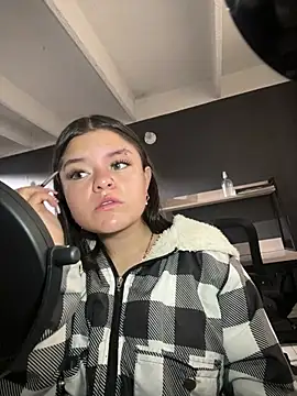 Camila Duarte2 online show from January 2026 01:39:01 PM