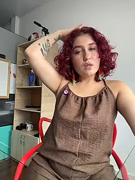 Snapshot of MissSavage_ chatting on May 2026 06:58:01 PM MissSavage online show from May 2026 06:58:01 PM