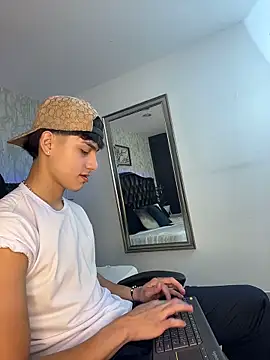 Lander Cruz online show from February 2026 06:08:01 PM