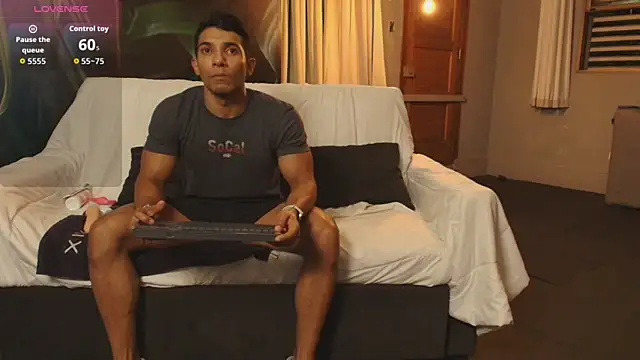 Snapshot of IAN_KNOX chatting on December 2025 03:11:02 AM IAN KNOX online show from December 2025 03:11:02 AM