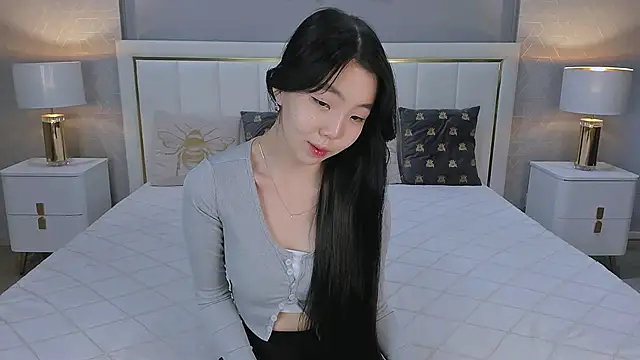 EMILY GREENSON online show from February 2026 08:40:02 AM